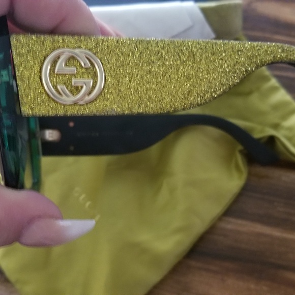 GUCCI SUNGLASSES - Picture 3 of 4